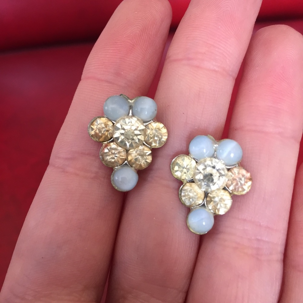 Vintage Rhinestone Screw Back Earrings